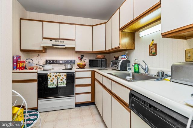 6 WARREN LODGE CT #2D, Cockeysville, MD 21030
