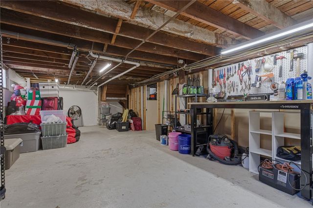 1175 Lonsdale Avenue, Lincoln, RI 02865