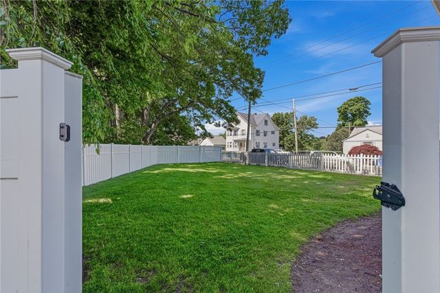 1175 Lonsdale Avenue, Lincoln, RI 02865