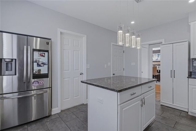 1175 Lonsdale Avenue, Lincoln, RI 02865