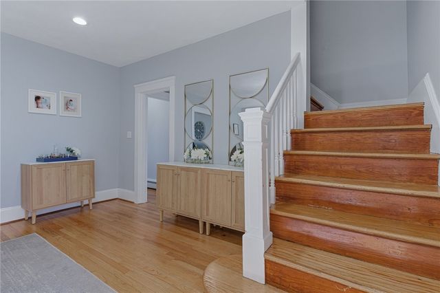 1175 Lonsdale Avenue, Lincoln, RI 02865