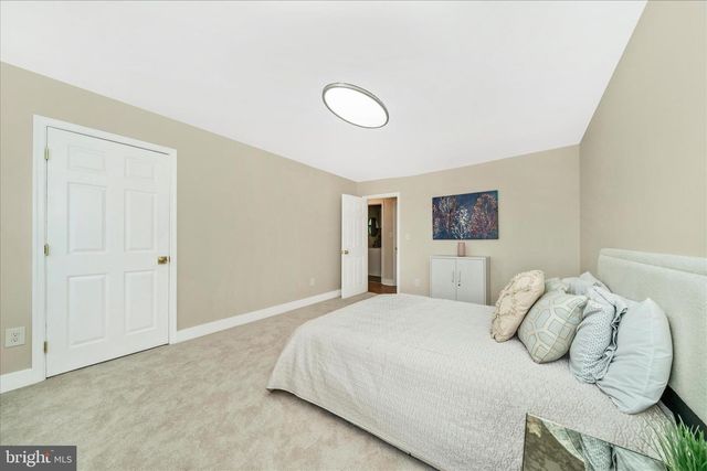 5045 SHERIFF RD NE, Washington, DC 20019