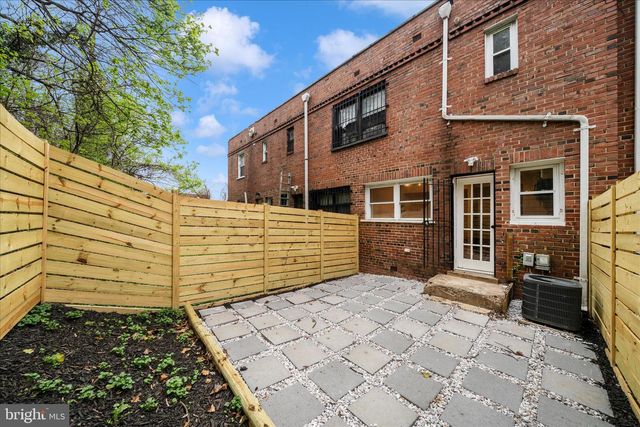 5045 SHERIFF RD NE, Washington, DC 20019