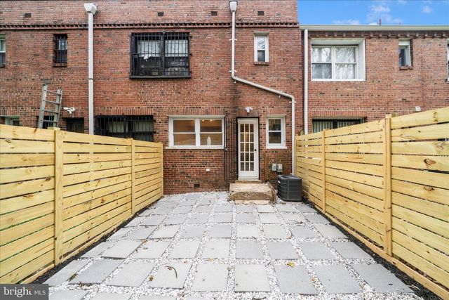 5045 SHERIFF RD NE, Washington, DC 20019