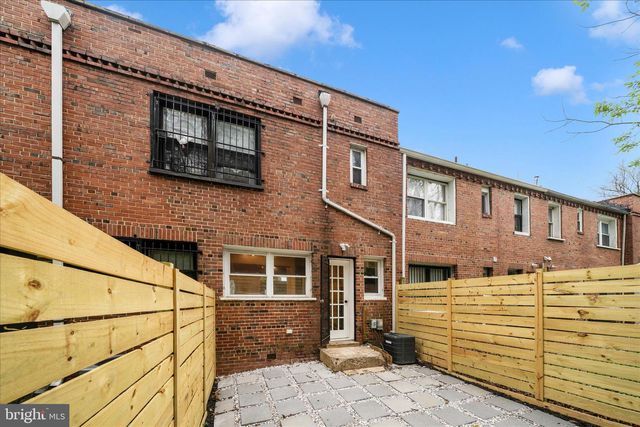 5045 SHERIFF RD NE, Washington, DC 20019