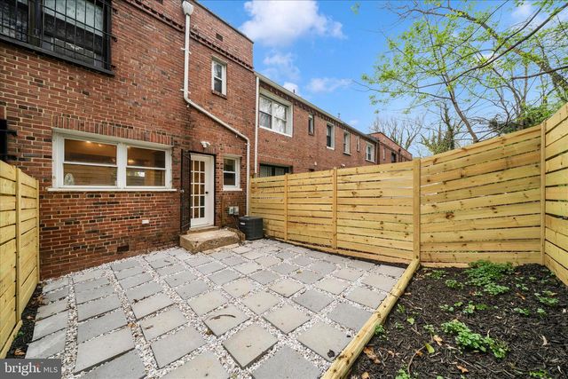 5045 SHERIFF RD NE, Washington, DC 20019