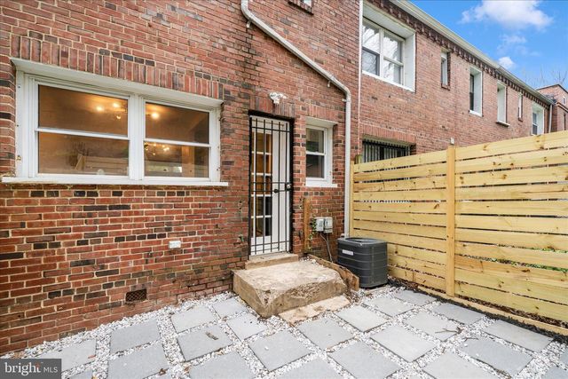 5045 SHERIFF RD NE, Washington, DC 20019