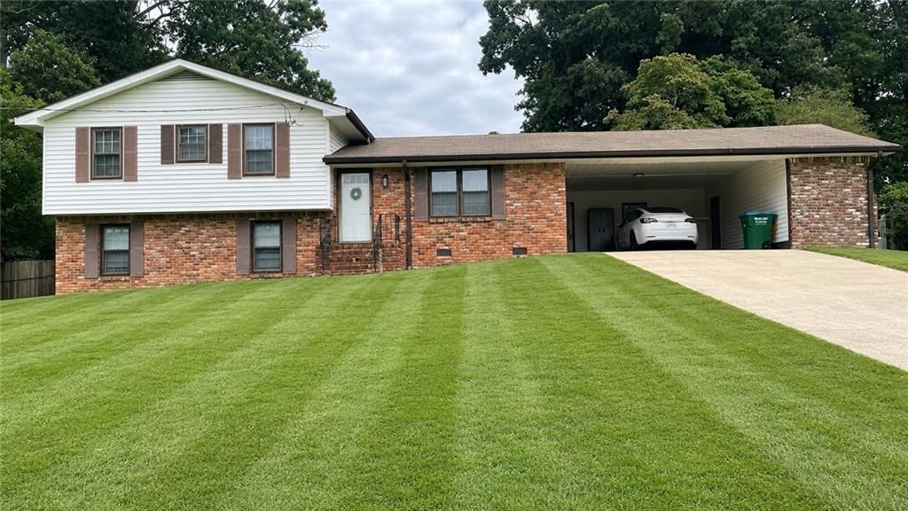 886 Killian Hill Road SW, Lilburn, GA 30047