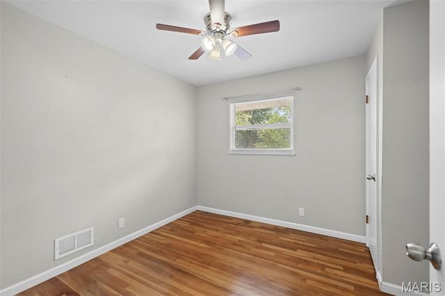 2327 Esther Avenue, St Louis, MO 63139