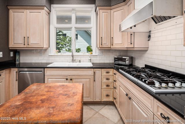 3004 Westview Drive, Greenville, NC 27834