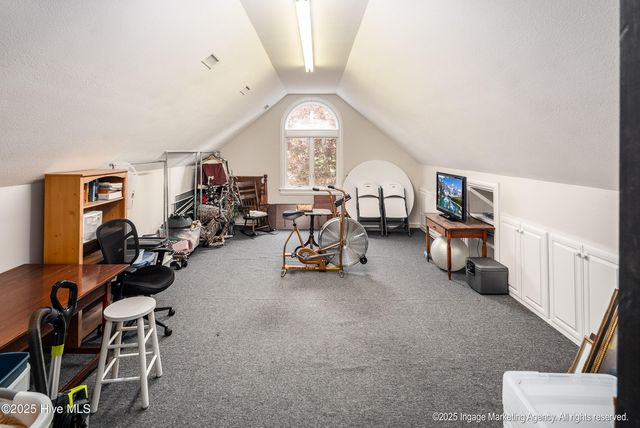 3004 Westview Drive, Greenville, NC 27834