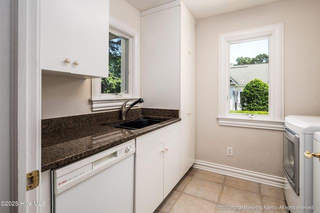 3004 Westview Drive, Greenville, NC 27834
