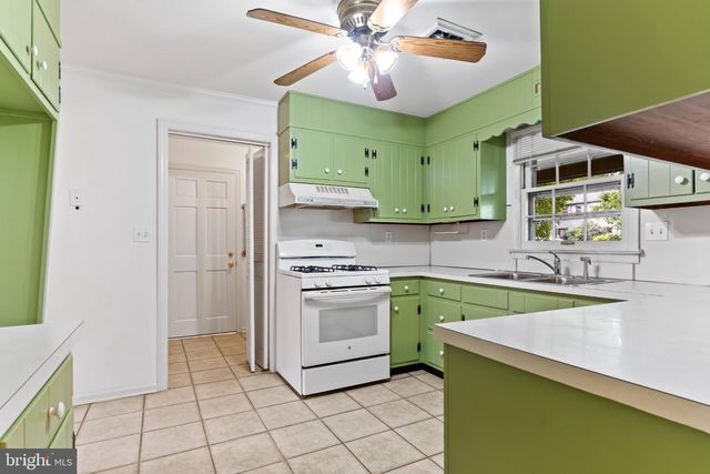 811 MANDY LN, Camp Hill, PA 17011