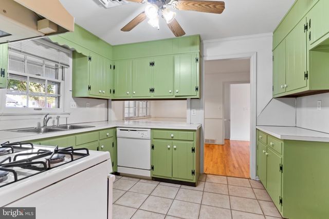 811 MANDY LN, Camp Hill, PA 17011