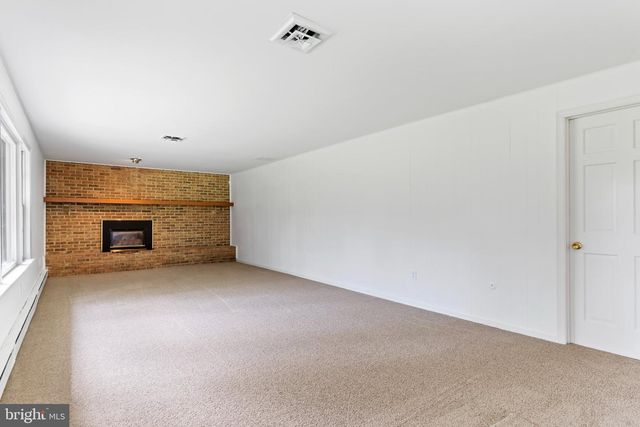 811 MANDY LN, Camp Hill, PA 17011