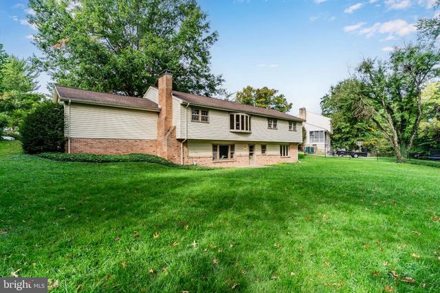 811 MANDY LN, Camp Hill, PA 17011
