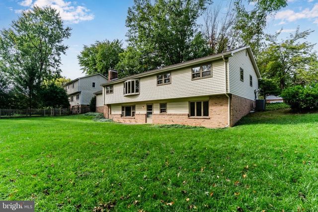 811 MANDY LN, Camp Hill, PA 17011