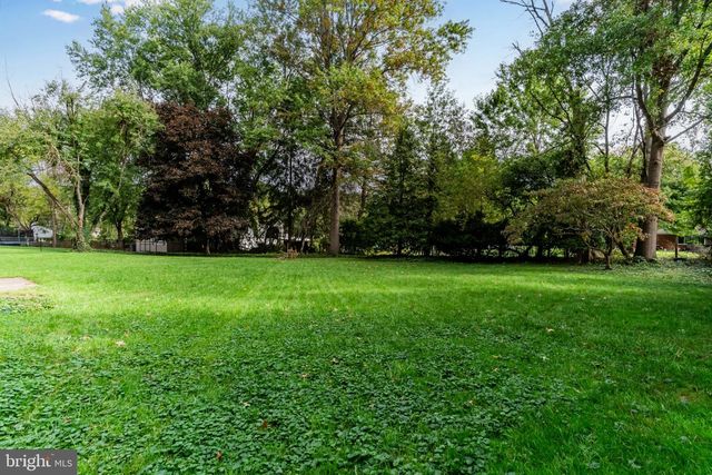 811 MANDY LN, Camp Hill, PA 17011