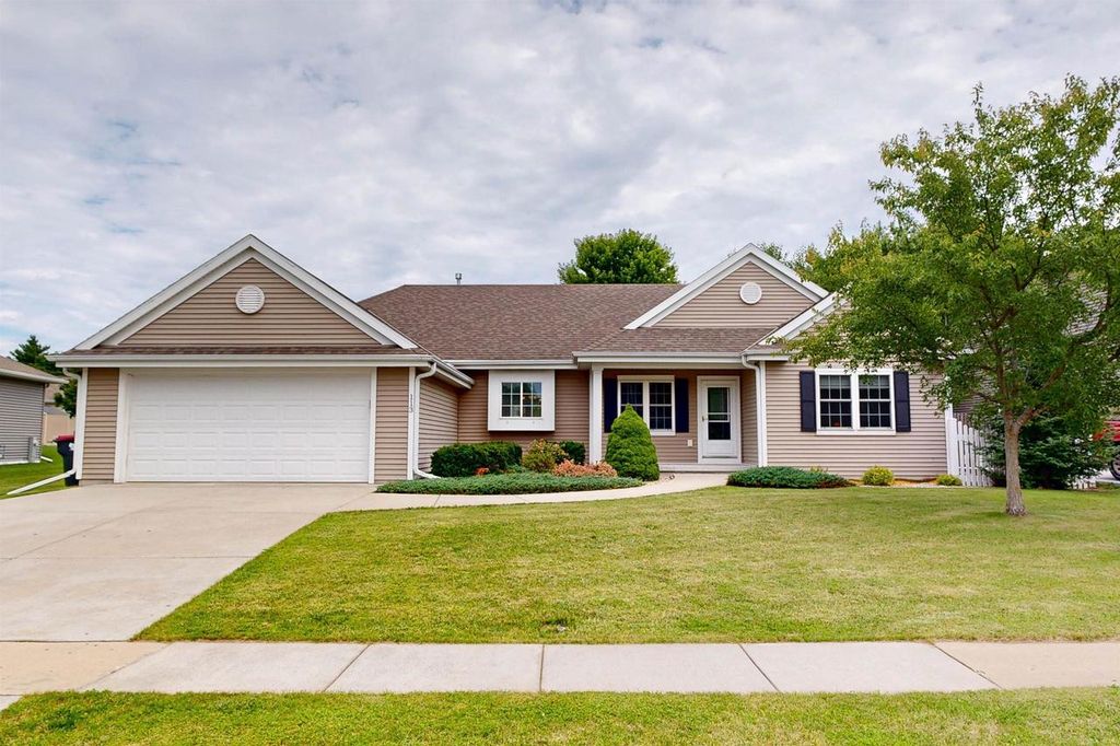 113 Michelle Drive, Johnson Creek, WI 53038