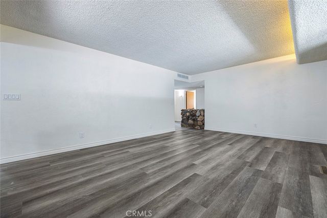 947 S Stanford Avenue, Fresno, CA 93727
