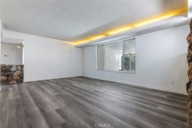 947 S Stanford Avenue, Fresno, CA 93727