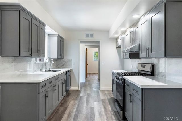 947 S Stanford Avenue, Fresno, CA 93727