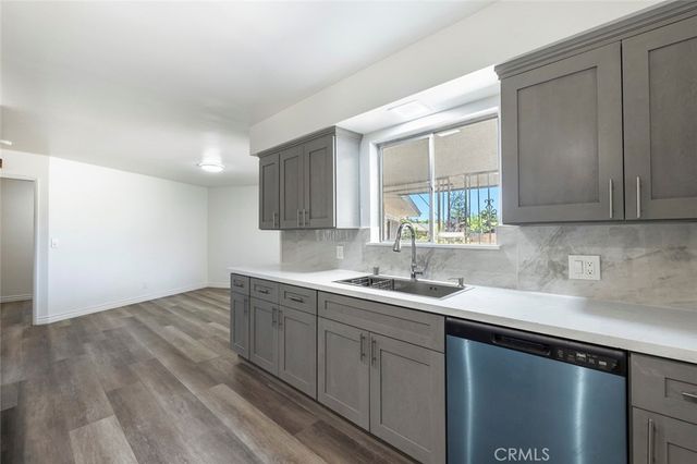 947 S Stanford Avenue, Fresno, CA 93727