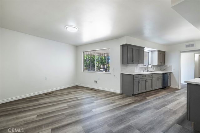 947 S Stanford Avenue, Fresno, CA 93727