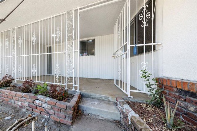 947 S Stanford Avenue, Fresno, CA 93727