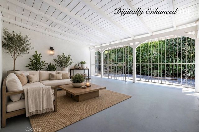 947 S Stanford Avenue, Fresno, CA 93727
