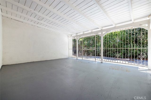 947 S Stanford Avenue, Fresno, CA 93727