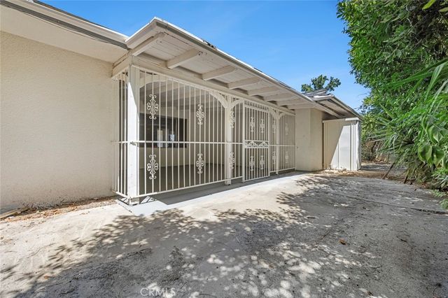 947 S Stanford Avenue, Fresno, CA 93727