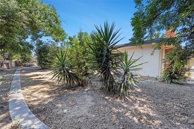 947 S Stanford Avenue, Fresno, CA 93727