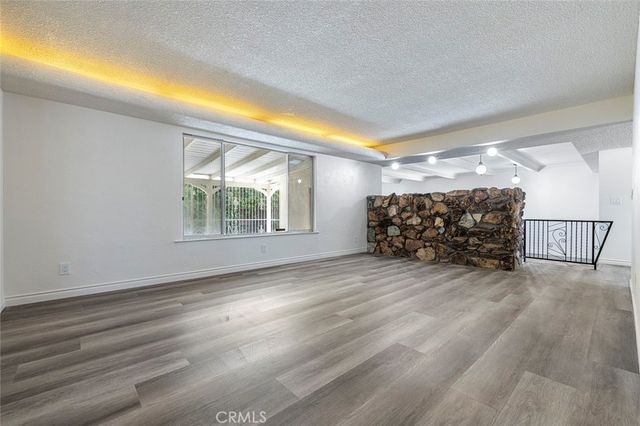 947 S Stanford Avenue, Fresno, CA 93727