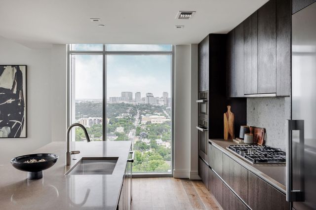 501 West Ave 2404, Austin, TX 78701