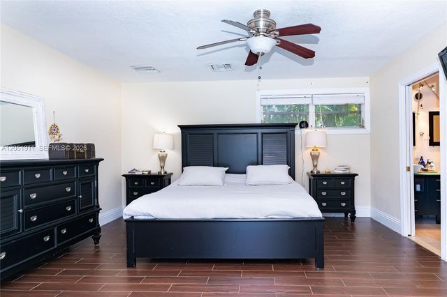 1529 Bayview Drive, Fort Lauderdale, FL 33304