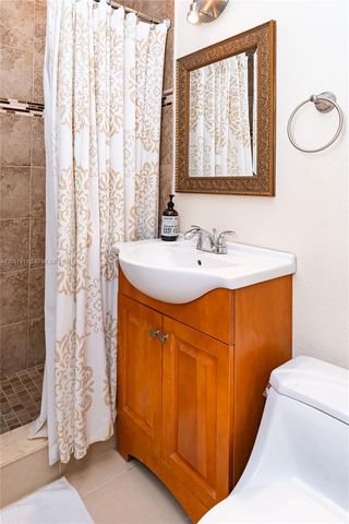 1529 Bayview Drive, Fort Lauderdale, FL 33304