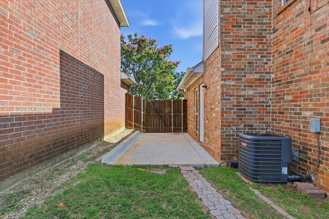 1778 Circle Creek Drive, Lewisville, TX 75067