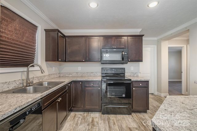 2321 Greenland Avenue, Charlotte, NC 28208