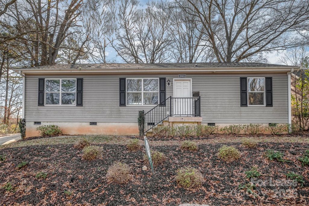2321 Greenland Avenue, Charlotte, NC 28208