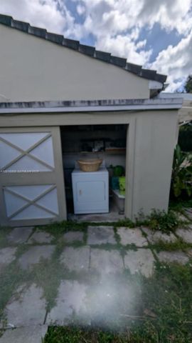 2618 Arthur St, Hollywood, FL 33020