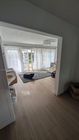 2618 Arthur St, Hollywood, FL 33020
