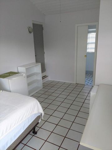 2618 Arthur St, Hollywood, FL 33020