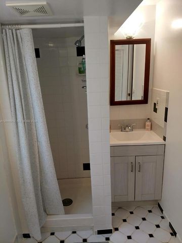 2618 Arthur St, Hollywood, FL 33020