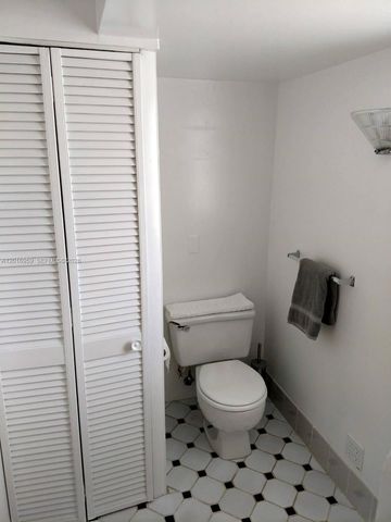 2618 Arthur St, Hollywood, FL 33020