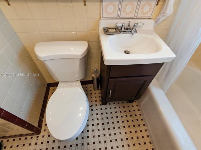 2618 Arthur St, Hollywood, FL 33020
