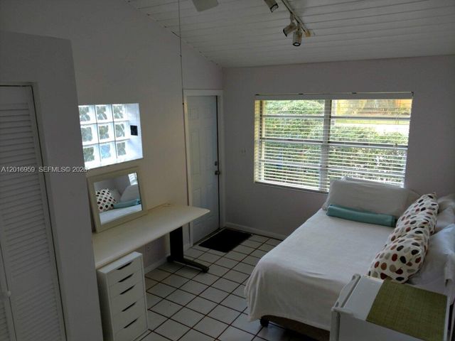 2618 Arthur St, Hollywood, FL 33020
