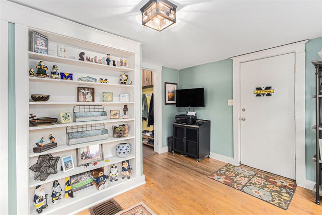 2349 Lakeshore Drive, Muskegon, MI 49441