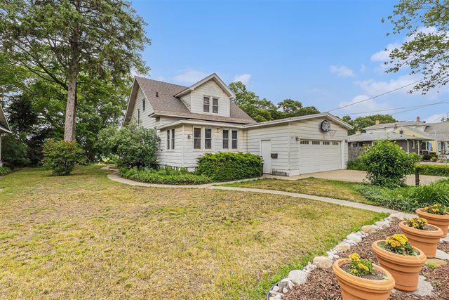 2349 Lakeshore Drive, Muskegon, MI 49441