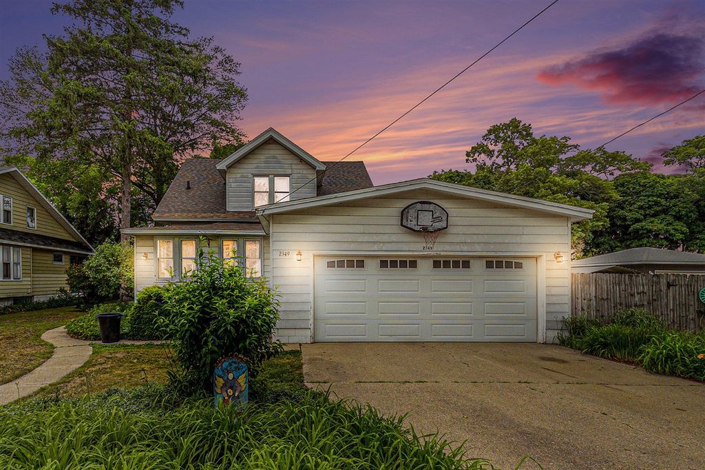 2349 Lakeshore Drive, Muskegon, MI 49441